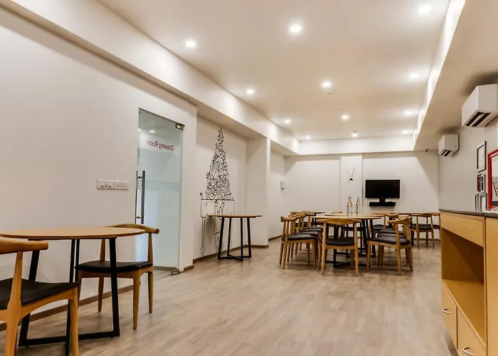 Super Townhouse Gandhi Hall