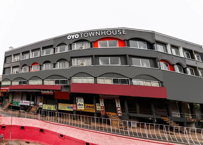 Super Townhouse Gandhi Hall